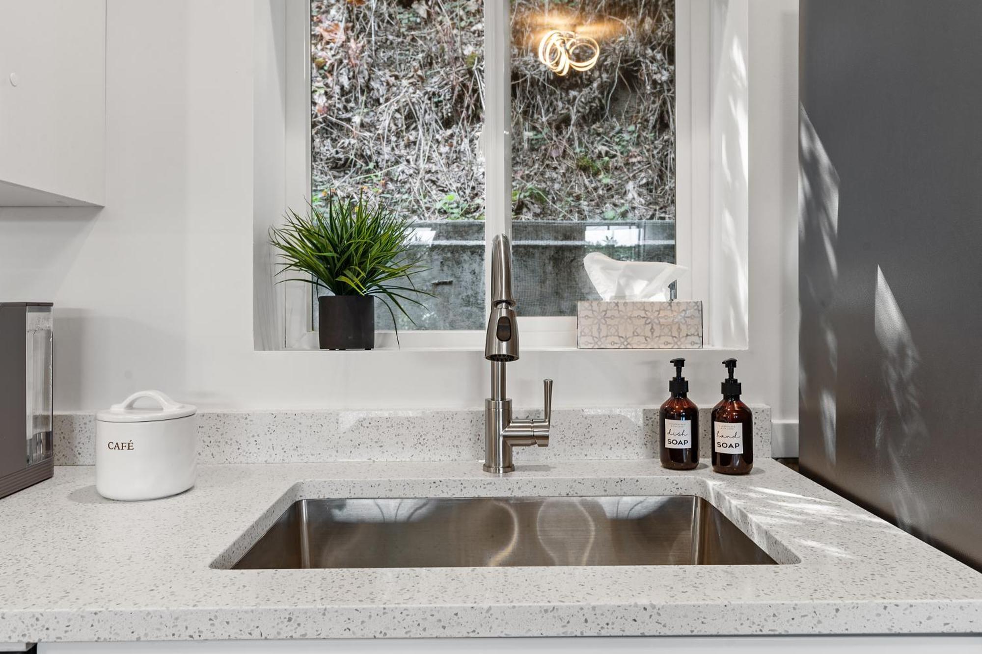 Private Mountainside Home Chilliwack Buitenkant foto